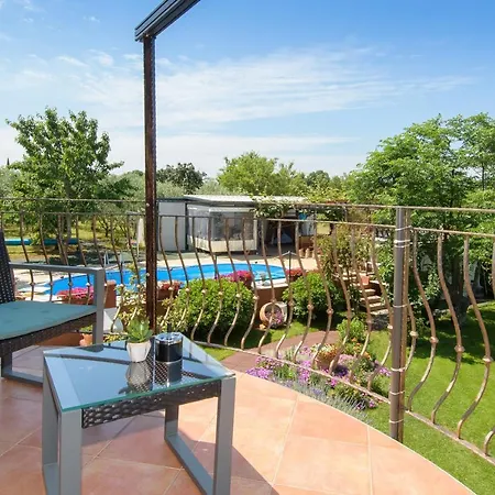 Flora Appartement *